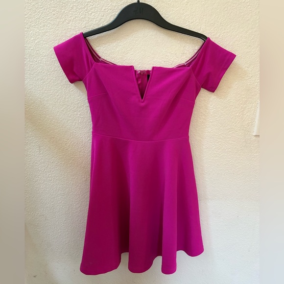 Lulu’s Fuschia Off The Shoulders Mini Peplum Dress 🌵small - Picture 1 of 9